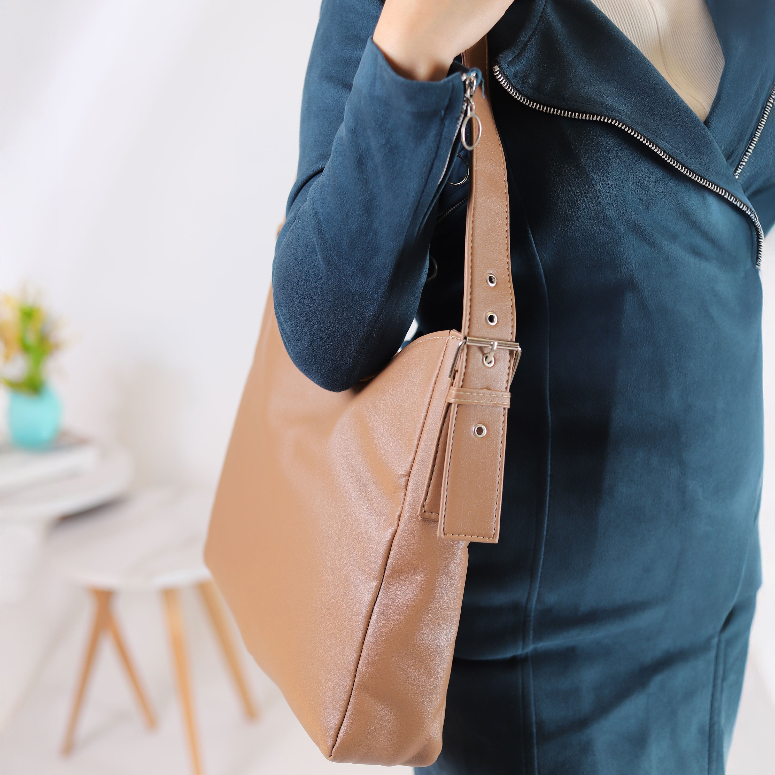 Honeyed Shoulder Bag